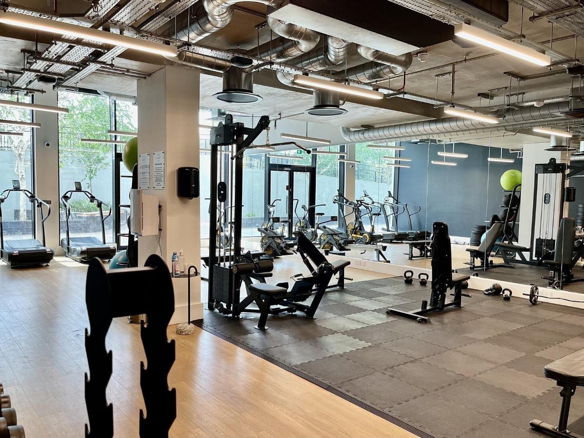 شقة Stylish Retreats On Olympic Way لندن المظهر الخارجي الصورة