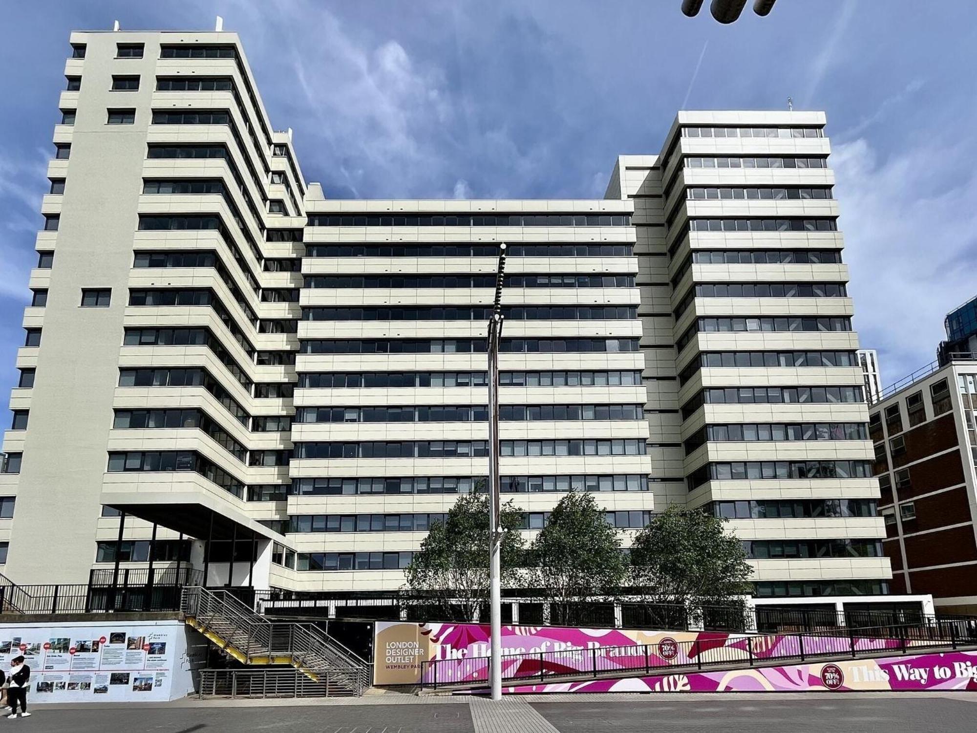 شقة Stylish Retreats On Olympic Way لندن المظهر الخارجي الصورة