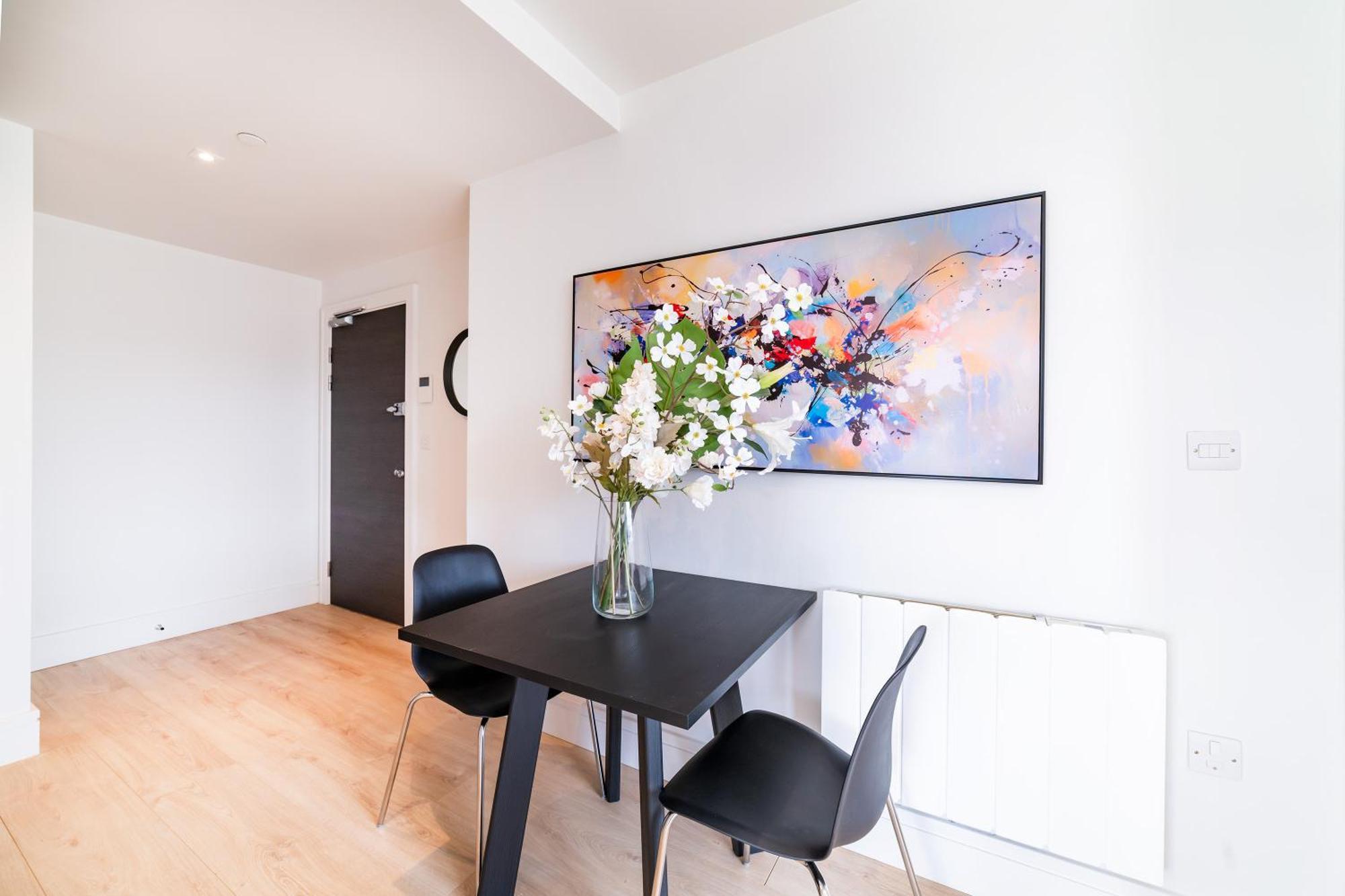 شقة Stylish Retreats On Olympic Way لندن المظهر الخارجي الصورة