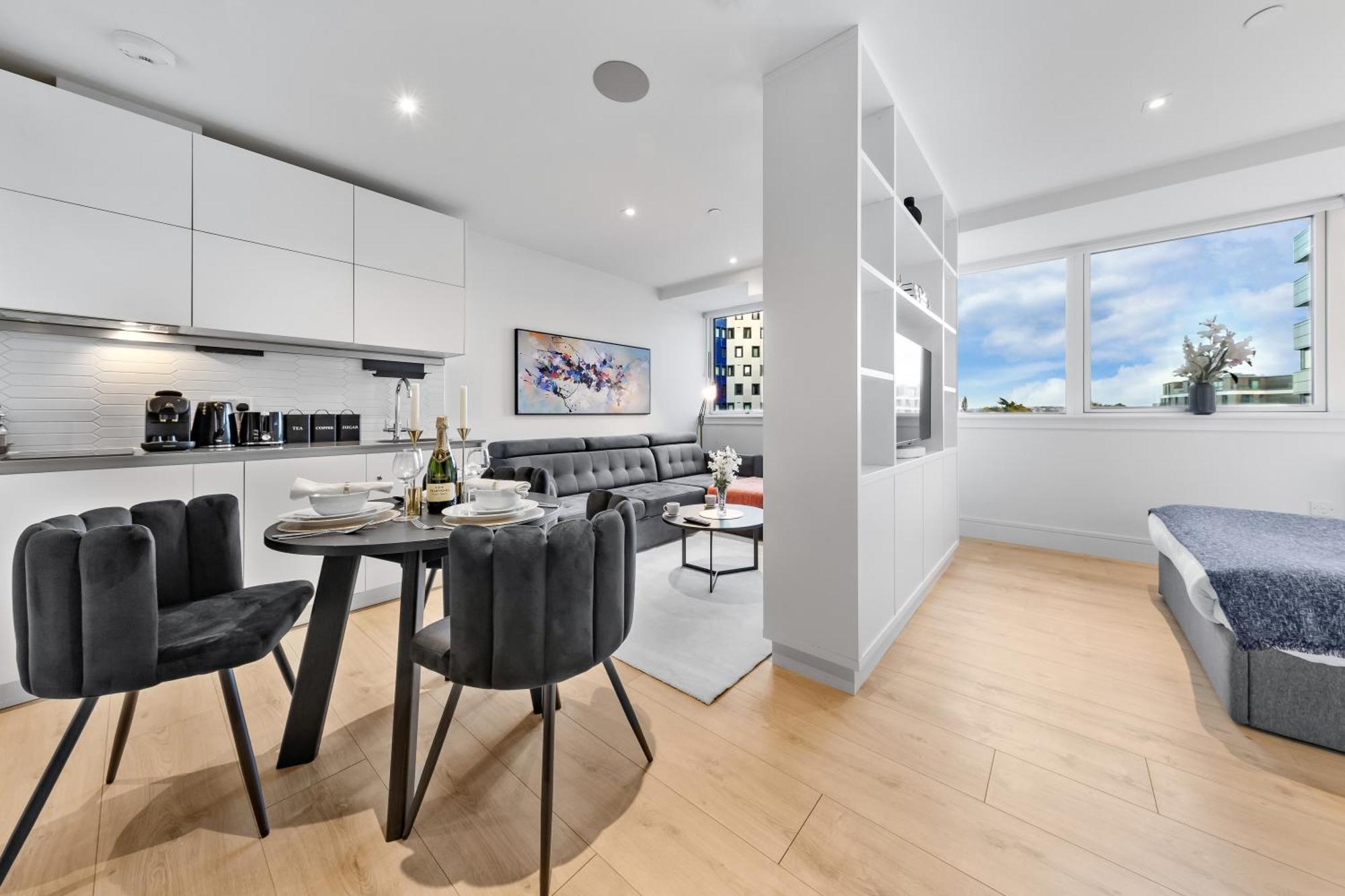شقة Stylish Retreats On Olympic Way لندن المظهر الخارجي الصورة
