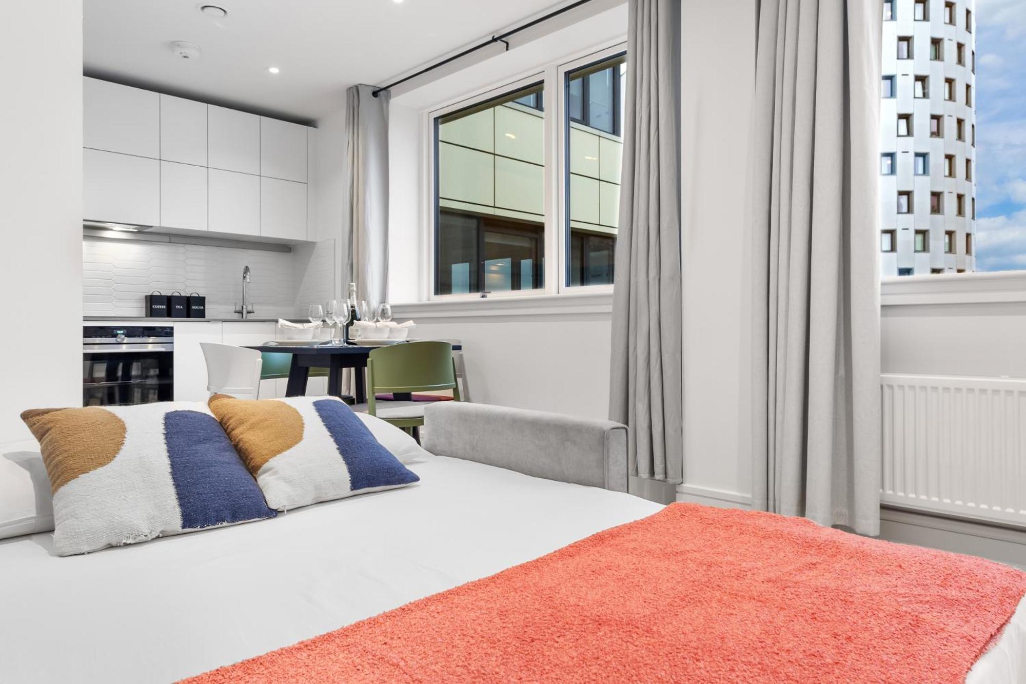 شقة Stylish Retreats On Olympic Way لندن المظهر الخارجي الصورة